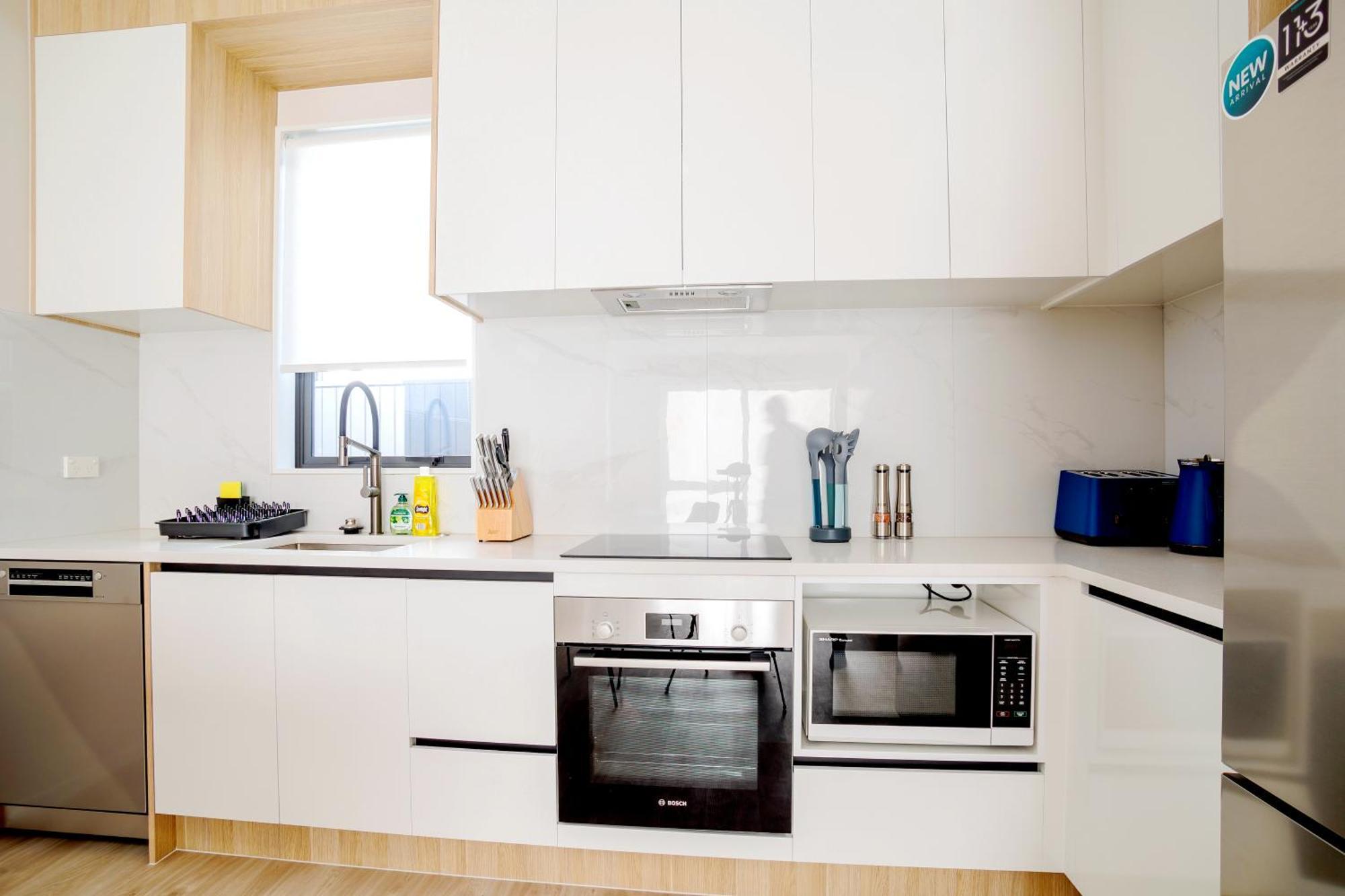 Stylish 4br Home, Netflix, Walk To Eateries And Schools Villa *