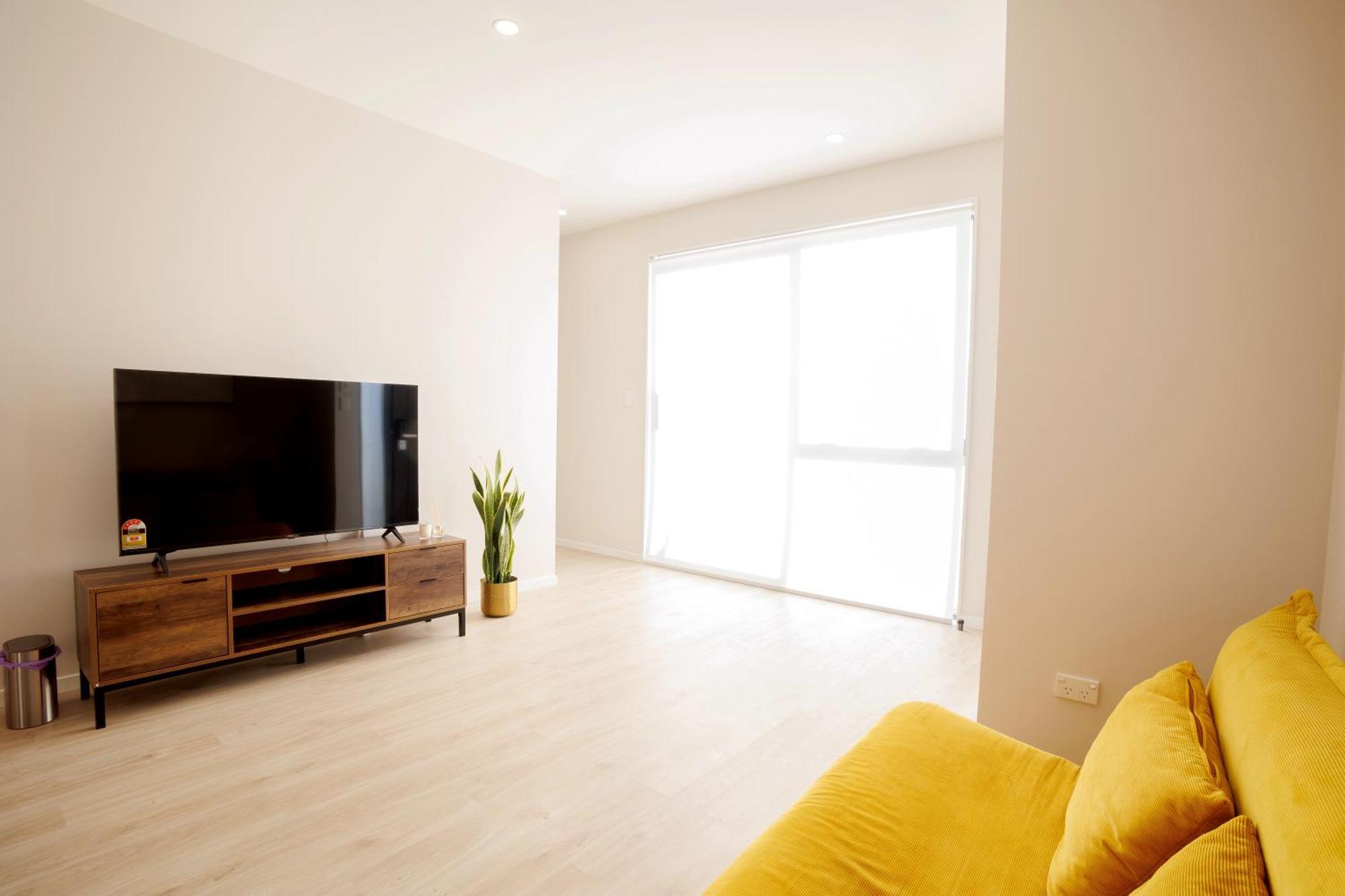 Stylish 4br Home, Netflix, Walk To Eateries And Schools