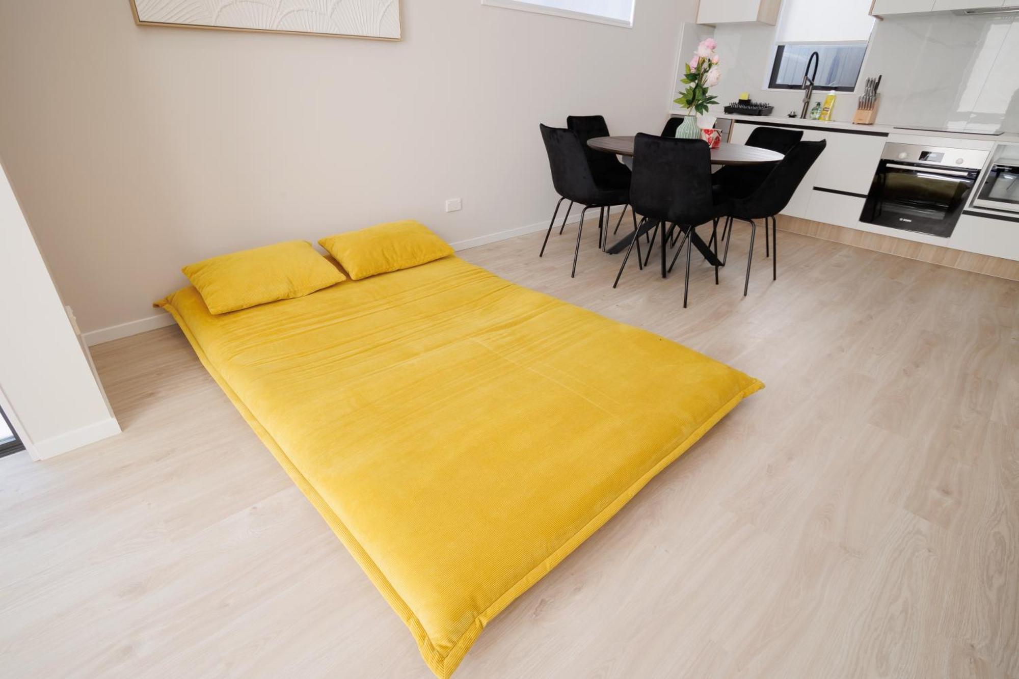 Villa Stylish 4br Home, Netflix, Walk To Eateries And Schools