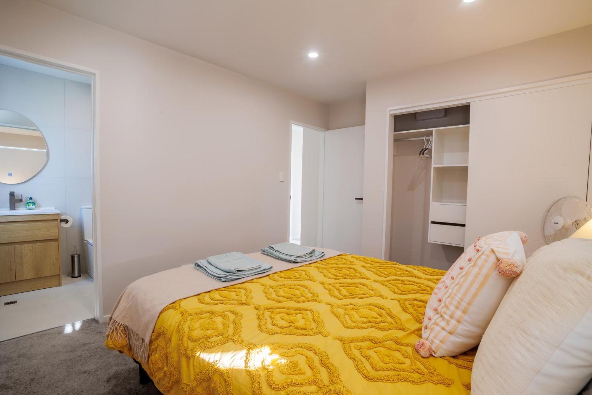 Stylish 4br Home, Netflix, Walk To Eateries And Schools Villa *