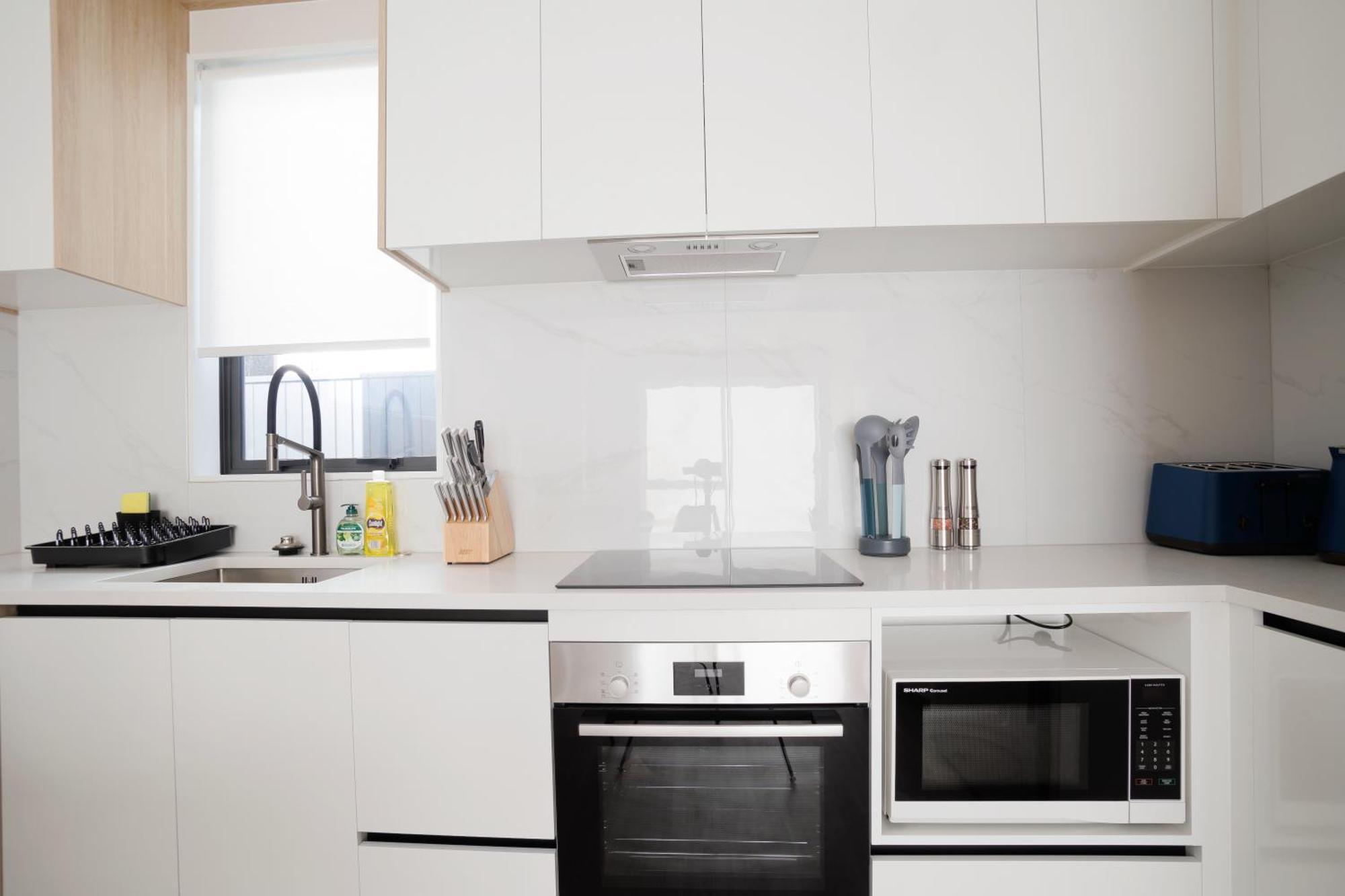 Stylish 4br Home, Netflix, Walk To Eateries And Schools Auckland